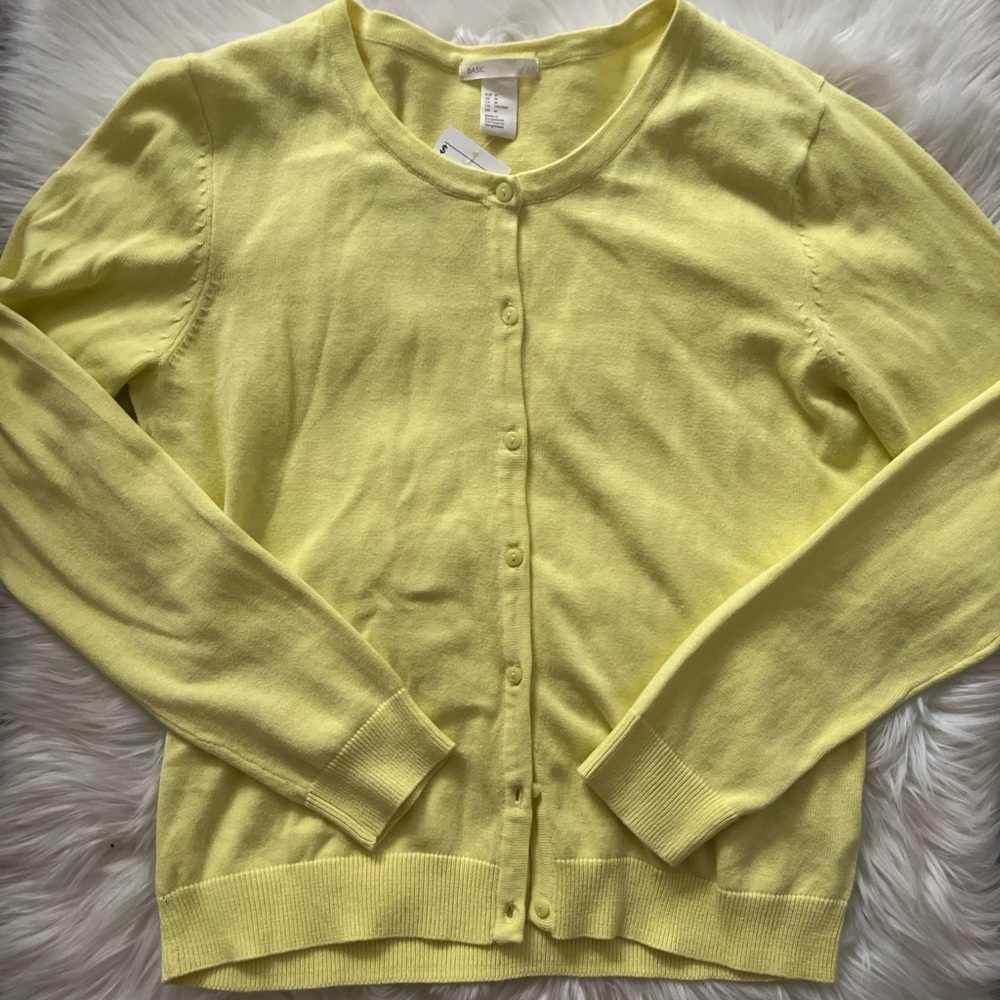 H&M basic yellow cardigan sz Medium. NEW